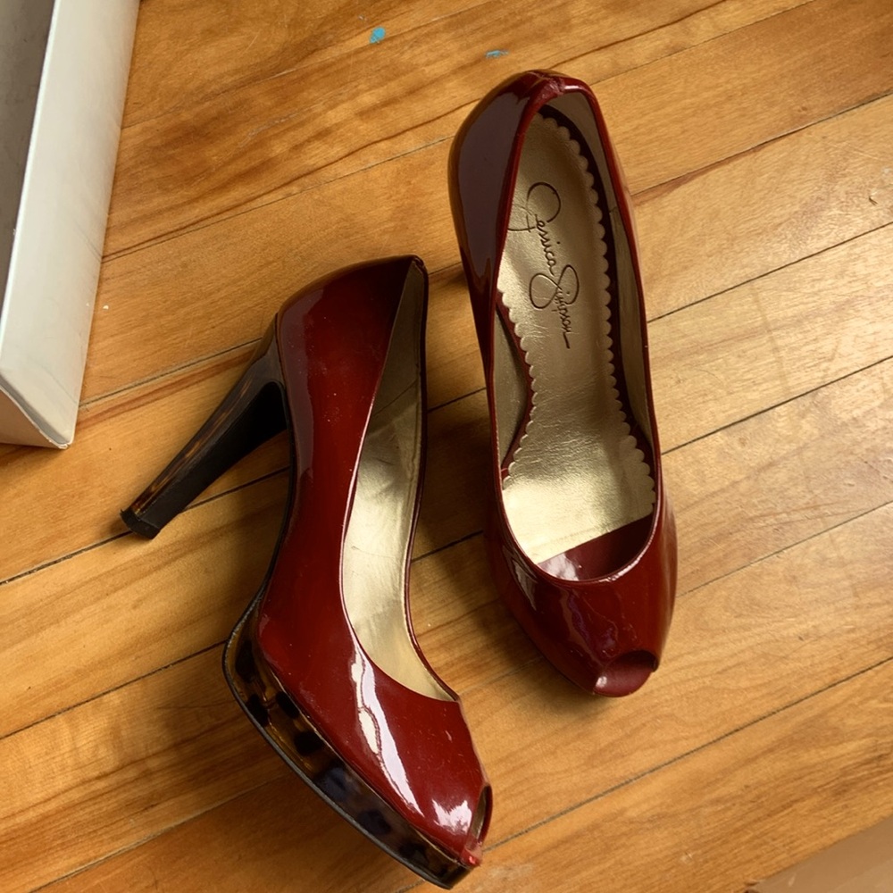 Peep toe, Jessica Simpson, size 6M, red with animal print heel